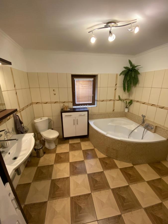 Privat U Zdenky Hotell Tvrdosin Exteriör bild