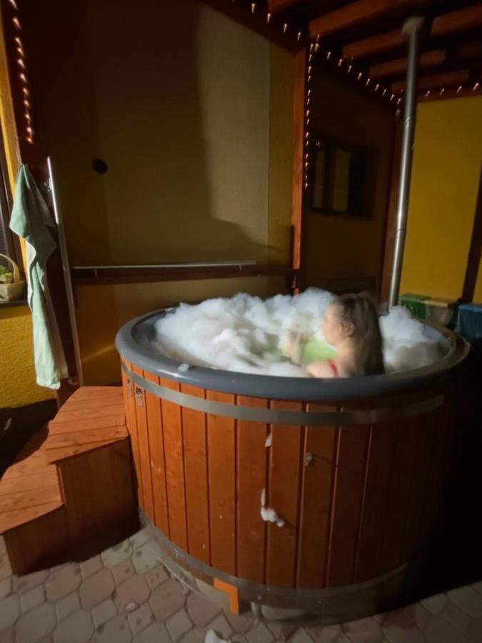 Privat U Zdenky Hotell Tvrdosin Exteriör bild