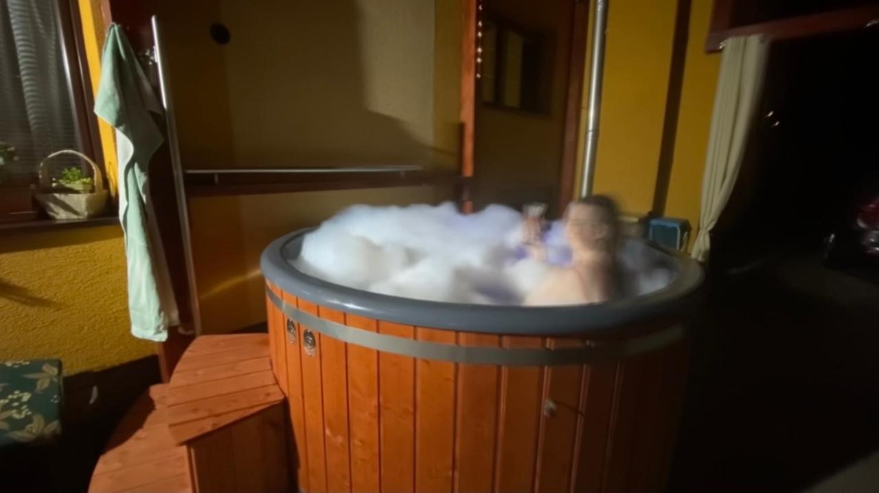 Privat U Zdenky Hotell Tvrdosin Exteriör bild