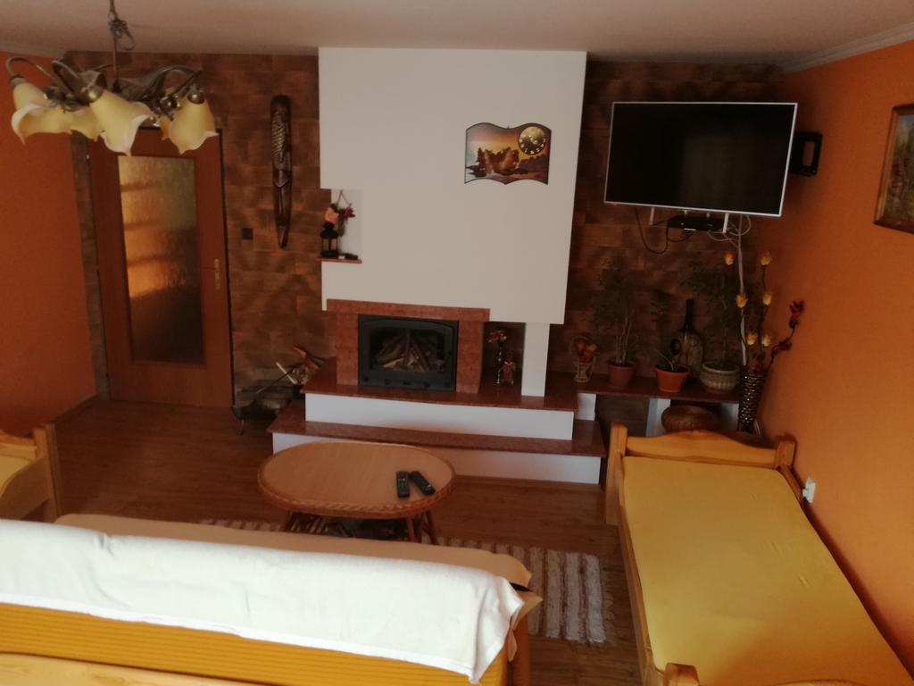 Privat U Zdenky Hotell Tvrdosin Exteriör bild